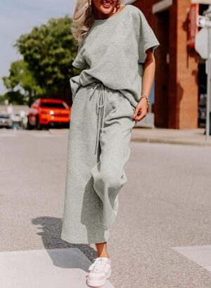 4d6ee649-618f-4a80-bb1c-a35cd053ab84 Solid Color Texture Casual Fashion Women's Wear Short-sleeved Trousers Two-piece Set